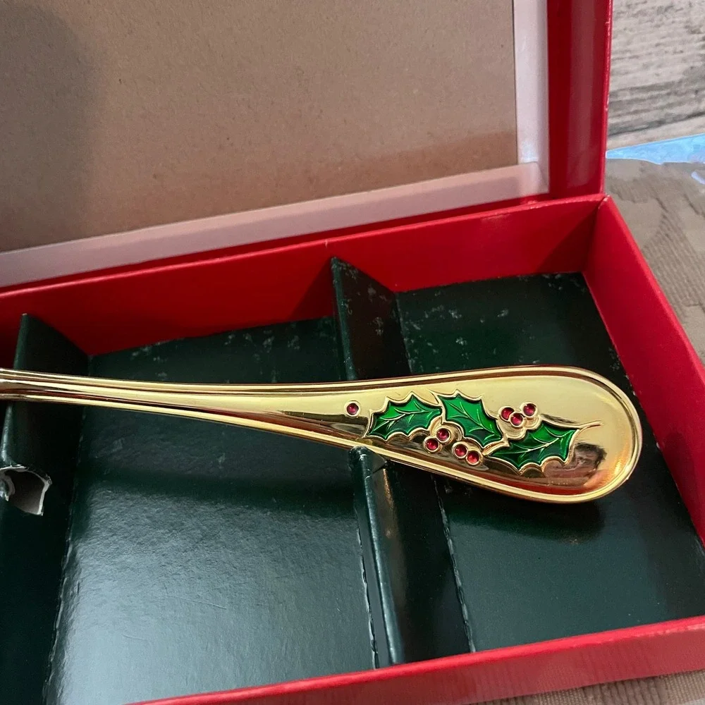 Retroneu 24K Gold Electroplate Pie Cake Server Cloisonne Holly Berry Christmas